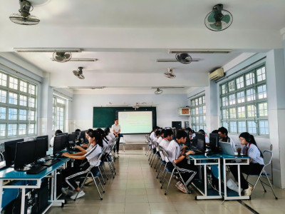 Trường THCS Trần Bình Trọng tổ chức cuộc thi Olympic Tiếng Anh trên Internet - IOE cấp tỉnh năm học 2024 - 2025