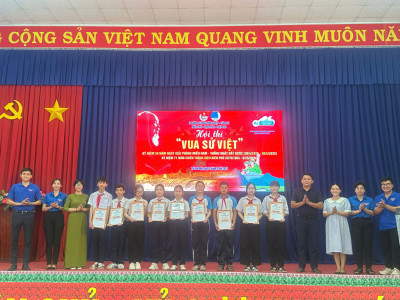 TRƯỜNG THCS TRẦN BÌNH TRỌNG VINH DANH HỌC SINH CÓ THÀNH TÍCH XUẤT SẮC TRONG KỲ THI OLYMPIC VĂN – GIẢI THƯỞNG SAO KHUÊ CẤP THÀNH PHỐ  NĂM HỌC 2024 - 2025