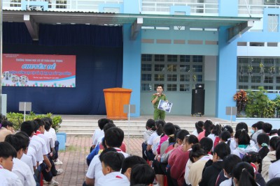 TRƯỜNG THCS TRẦN TRỌNG TỔ CHỨC SINH HOẠT CHUYÊN ĐỀ PHÒNG CHỐNG BẠO LỰC HỌC ĐƯỜNG VÀ TỆ NẠN MA TÚY HỌC ĐƯỜNG