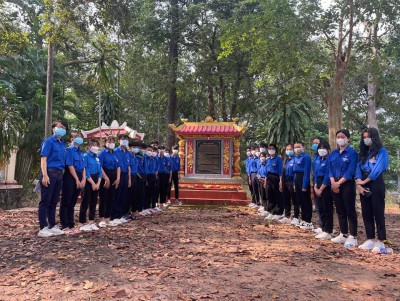 Liên Đội trường THCS Trần Bình Trọng tổ chức tham quan di tích cấp quốc gia đình Tân An