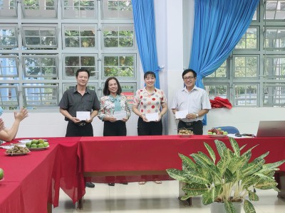 Khen thưởng giáo viên và học sinh xuất sắc trong  Cuộc thi “Thiết kế bài giảng e-learning” vòng cơ sở  và Hội thi “Học sinh tìm hiểu pháp luật” năm học 2022 – 2023