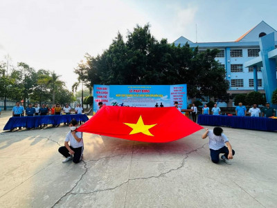 THCS Trần Bình Trọng hưởng ứng lễ phát động ngày chạy Olympic