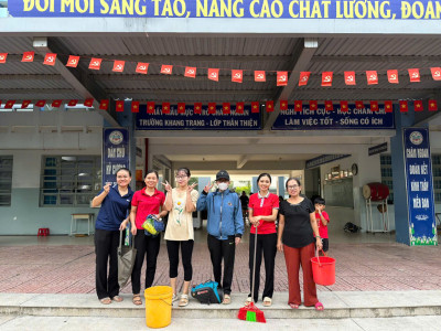 TRƯỜNG THCS TRẦN BÌNH TRỌNG THỰC HIỆN TỔNG LAO ĐỘNG VỆ SINH TOÀN TRƯỜNG ĐÓN CHÀO NĂM HỌC MỚI