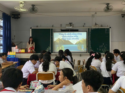 CHUYÊN ĐỀ: “ÔN TẬP TOÁN 8 GIỮA KÌ I QUA LĂNG KÍNH AI”