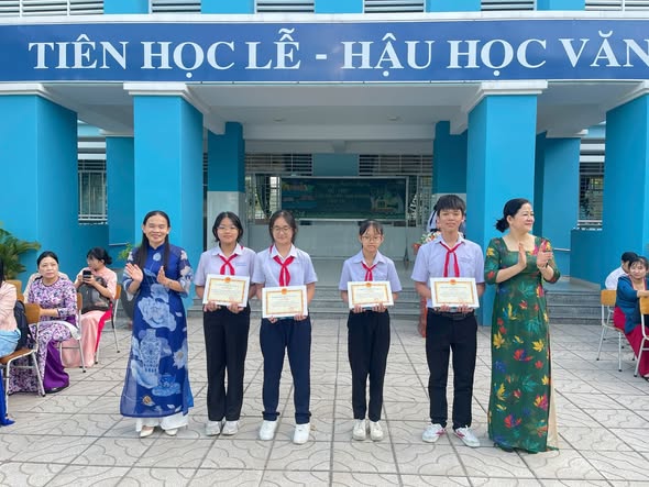 Trường THCS Hiệp An Khen Thưởng Kết Quả Kiểm Tra Giữa Học Kì I Và Các Hoạt Động Chào Mừng Ngày Nhà Giáo Việt Nam 20/11 Năm Học 2025 - 2026