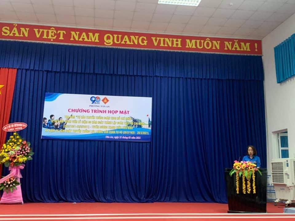LỄ KẾT NẠP ĐOÀN VIÊN TRƯỜNG THCS TRẦN BÌNH TRỌNG NHÂN DỊP KỈ NIỆM 90 NĂM NGÀY THÀNH LẬP ĐOÀN TNCS HỒ CHÍ MINH
